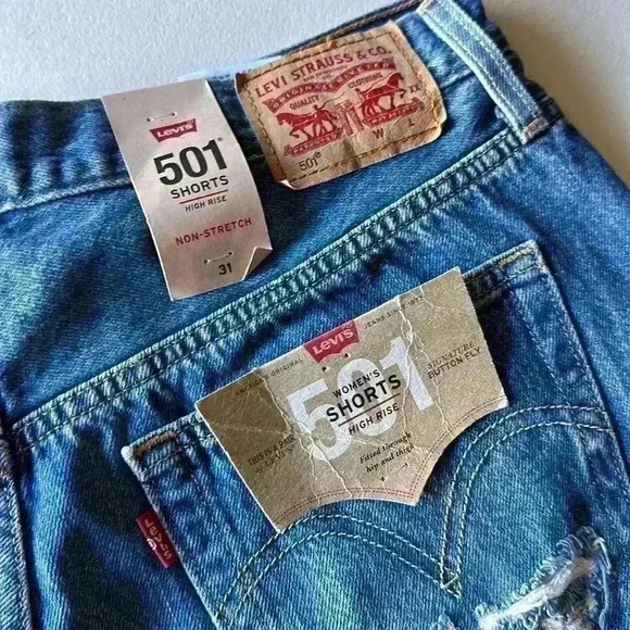 Levi’s - Picture 3 of 4